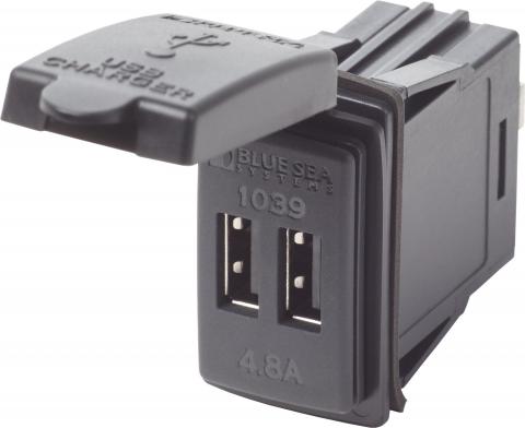 ΠΛΗΚΤΡΟ TYΠΟΥ CARLING  ΔΙΠΛΟ USB  9-32V 4,8Α
